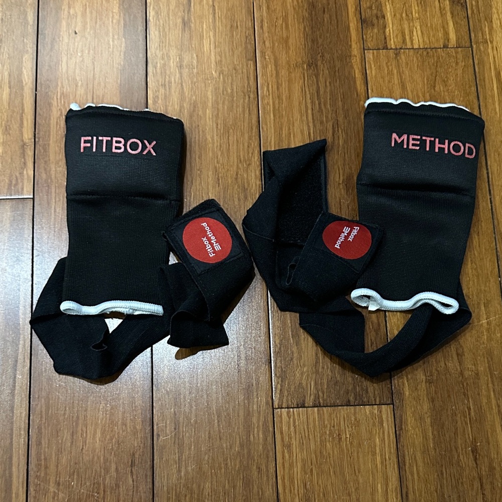 Fitbox Method black women boxing had wraps Large